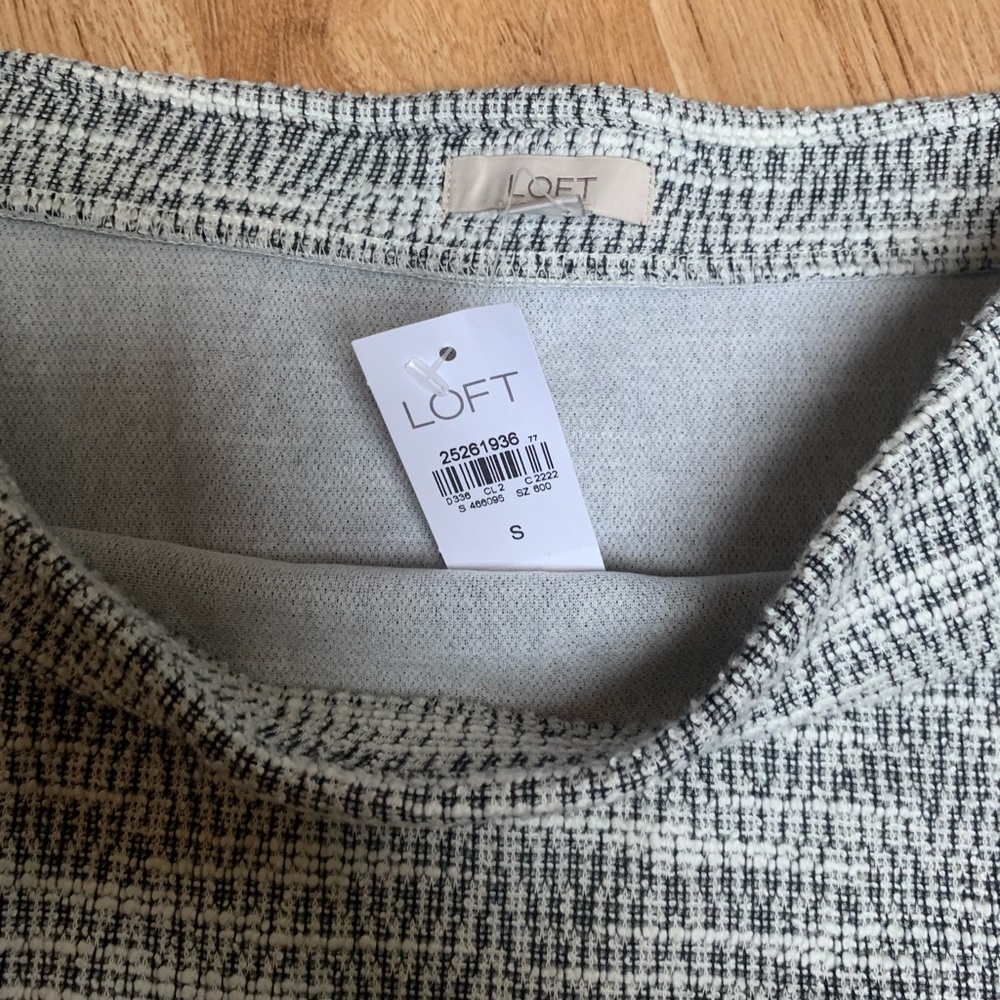 Loft pattern skirt - Picture 2 of 2